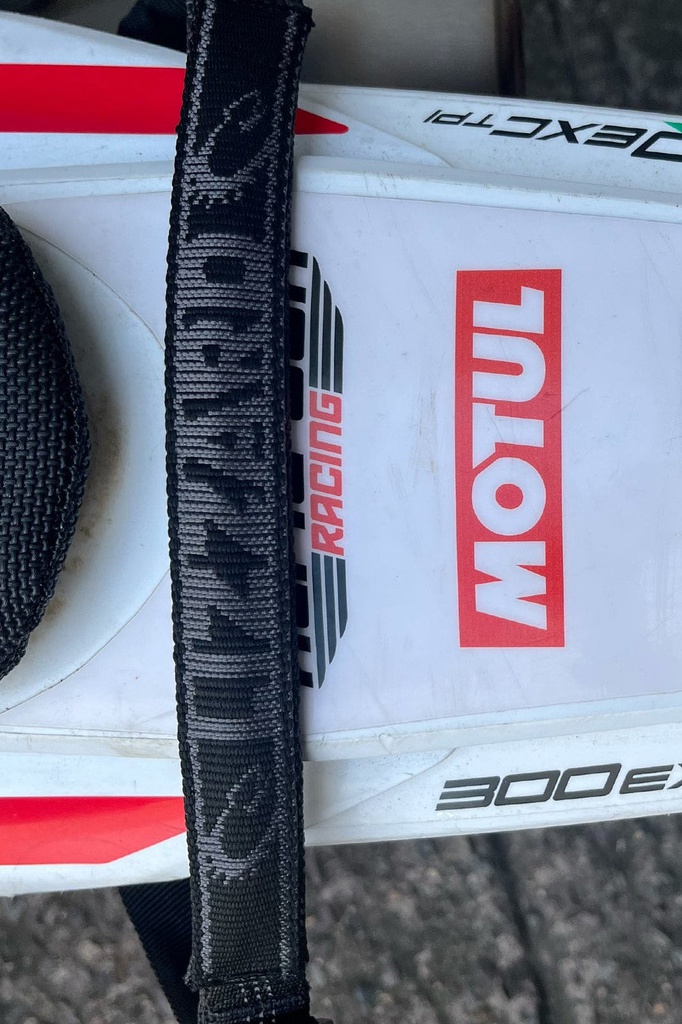 Lizzard Universal Kevlar Rear Lift Handle ( Mounting Bracket Required )